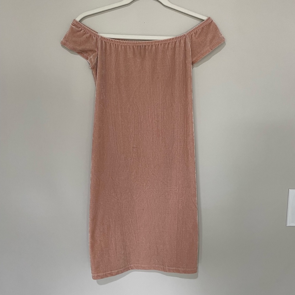 baby pink velvet body con dress